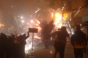 La Farnaca participa al correfoc de la Festa Major d'Àger, a la Noguera