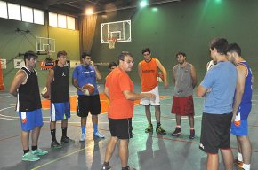 El CB Cambrils es posa en marxa amb nou entrenador i la meitat de la plantilla renovada