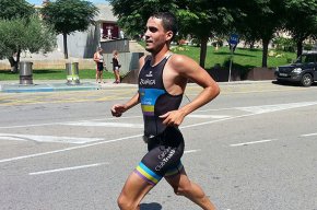 Manel Zúñiga, campió del primer Triatló de l'Hospitalet de l'Infant en la modalitat esprint