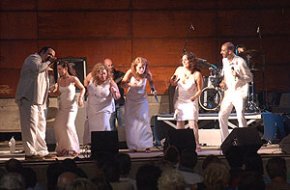 Música "gospel" amb la formació catalana Gospel Train ahir al Parc del Pescador 