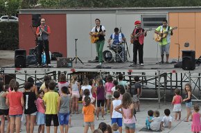 Landry el Rumbero fa ballar petits i grans amb la seva rumba catalana