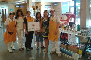 L'associació Cambrils Solidari Tots Plegats tanca amb èxit un nou recapte a l'hipermercat Esclat