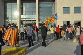 Convocada la manifestació de rebuig a la decisió del Tribunal Constitucional avui a les 7 de la tarda davant l'Ajuntament