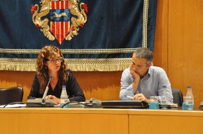 El consistori readmet provisionalment dos dels cinc treballadors interins acomiadats el febrer de 2013