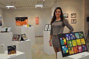 Helena Frías presenta les seves il·lustracions amb un personal estil naïf i colorista