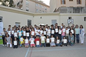 Alumnes del col·legi Cardenal Vidal i Barraquer reben els diplomes d'anglès de la Universitat de Cambridge