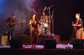 El Parc del Pescador va ser l'escenari ahir del concert de "jazz" de la cantant Gemma Genazzano