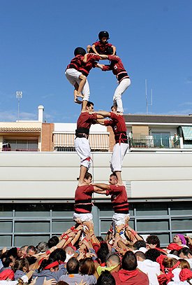 Els Xiquets de Cambrils repeteixen la seva millor actuació en la diada castellera del barri de Roquetes