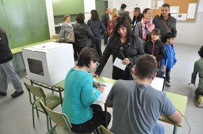 Prop de 4.000 persones ja han votat a Cambrils en el 9N