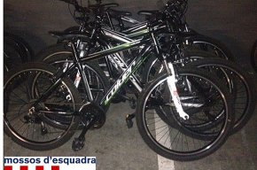 Tres detinguts per robar bicicletes d'establiments hotelers de Salou i revendre-les entre Cambrils i Salou