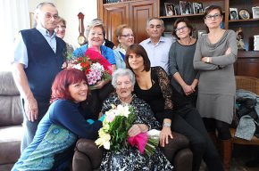 Francisca Isart rep la Medalla Centenària de Benestar Social i Família