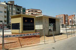 Queixes veïnals per la col·locació d'un transformador de Fecsa a la plaça de la Concòrdia
