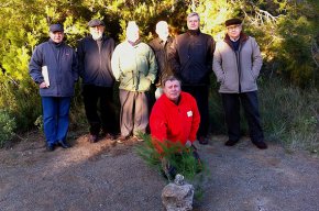 La Congregació de la Puríssima Sang col·loca el pessebre a Santa Marina