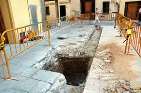 FA 10 ANYS: Nous entrebancs a les obres de remodelació del carrer de les Creus
