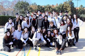 Primer Concurs de comparses de Carnaval a l'institut Ramon Berenguer IV