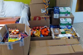 Els escoltes recullen 370 quilos de menjar i productes de primera necessitat en favor de Creu Roja Cambrils 