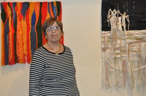 Felicia Silva presenta "Culturas entrelazadas", una colorista mostra de tapissos artesans