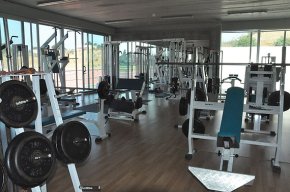 Ciutadans denuncia la deixadesa i la insalubritat de les instal·lacions esportives de la pista d'atletisme