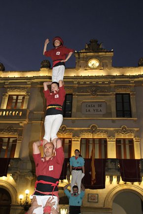Els Xiquets de Cambrils participen en l'acte de posada de la primera pedra al Museu Casteller de Valls