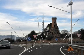 Crítiques de l'NMC i de Robert Benaiges al disseny del nou enllumenat de la rotonda del Parc Samà