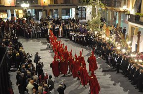 La processó del Sant Enterrament enregistra una gran participació