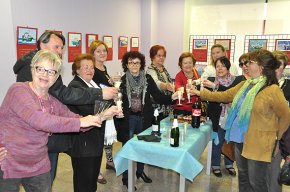 Una exposició de pintures mostra la trentena de barques de pesca de Cambrils