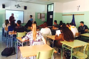 Alumnat de l'institut Ramon Berenguer IV participa al cicle d'Educació Financera a les Escoles de Catalunya