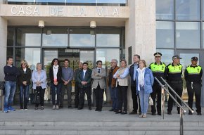 Minut de silenci en record del professor mort a l'institut Joan Fuster de Barcelona