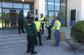 La Guàrdia Civil escorcolla l'Ajuntament de Cambrils en relació al cas Innova 