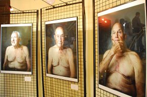 "Sal a l'ADN" del fotògraf Sergi Margalef plasma en imatges una generació de pescadors cambrilencs