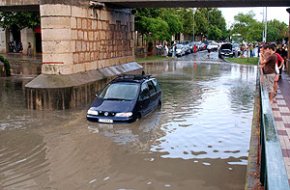 Cau un intens temporal de pluja i pedra a Cambrils