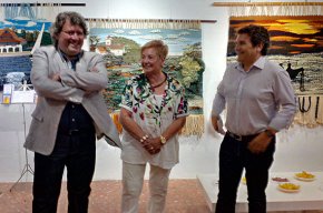 Núria Pons presenta "Fils creatius", una col·lecció de tapissos a la Rambla de l'Art