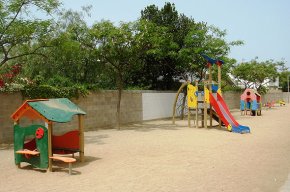 LAjuntament amplia la zona de jocs infantils de lescola Mas Clariana