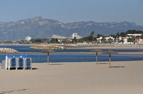 Les platges es posen a punt de cara a la nova temporada