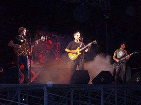 Se celebra una nova edició de la Mostra de Rock de Cambrils al passeig de les Palmeres