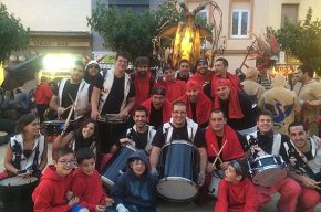 Els Diables Cagarrieres participen al correfoc de bèsties de foc de Sant Feliu de Codines