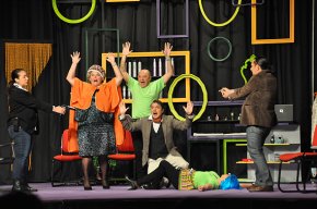 La Teca Teatre posa en escena, de nou, la comèdia Pels Pèls