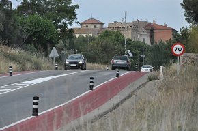 L'antiga N-340 ja llueix els carrils bici que connecten el centre del municipi amb la zona de Ponent