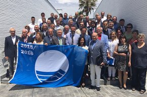El conseller Santi Vila lliura les Banderes Blaves a 114 platges i ports catalans