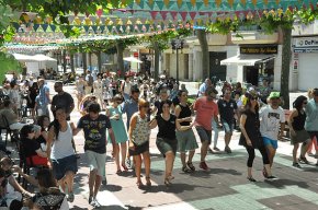 El barri de l'Eixample viu la seva festa