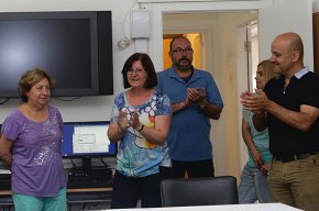 L'escola Joan Ardèvol i el consistori homenatgen la professora Teresa Colom