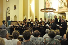 El cor Les Veus de la Casa del Mar actua a l'església de Sant Pere