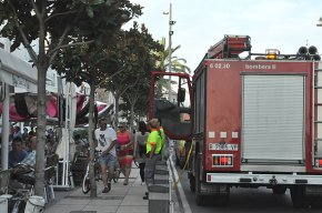 Ensurt en un bar del passeig Miramar per un foc a la seva cuina