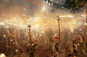 Els Diables Cagarrieres actuen als correfocs de Riudecanyes, Canovelles i Vendrell
