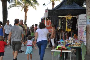 El mercadet benèfic "Cambrils per l'Alzheimer" recapta fons per al nou centre de dia