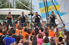 Body combat i zumba a peu de platja