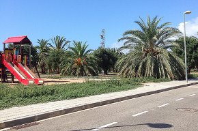 Queixes dels veïns de la urbanització Quatre Camins per l'estat de les zones verdes