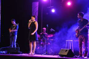 Anna Roig i lombre de ton chien presenta lespectacle UN PAS/10/UN PAS al parc del Pinaret