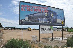Lidl, quart centre comercial al terme municipal de Vinyols, a tocar de Cambrils