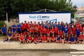 Una trentena dalumnes de la Escuela de Remo de Castro Urdiales visiten Cambrils